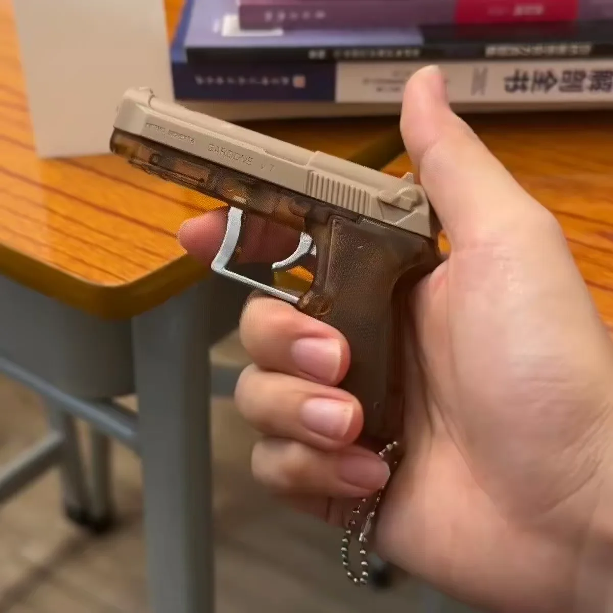Shock Pen Prank Toy - Mainan Pistol Gantungan Kunci yang Unik